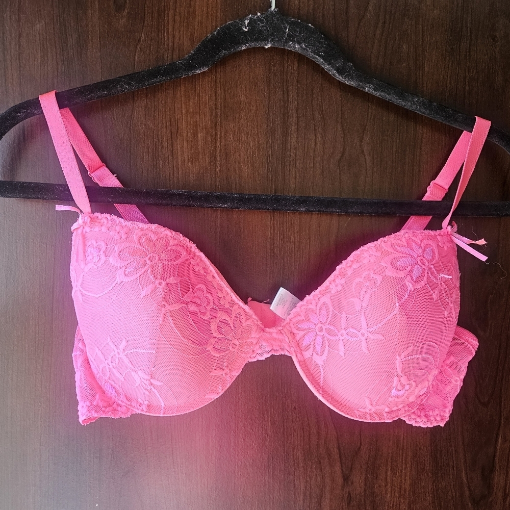 Pink Lace Bra With Underwire Size 38C